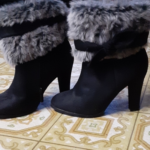 Heel boots with furr. - Picture 1 of 1